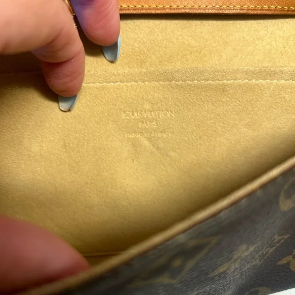 Authentic Louis Vuitton twin pouchette GM - Picture 10 of 11